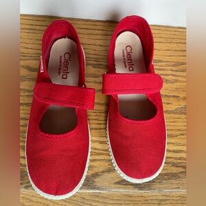 Cientas size 32/1.5 Mary Jane’s